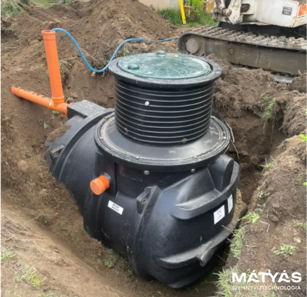 RainStore 3000 esővíz/szennyvíz gyűjtő tartály, 3000L (3 m3) kapacitással, zárható és lépésálló fedéllel, teleszkópos nyakmagasítóval és túlfolyóval - Image 5